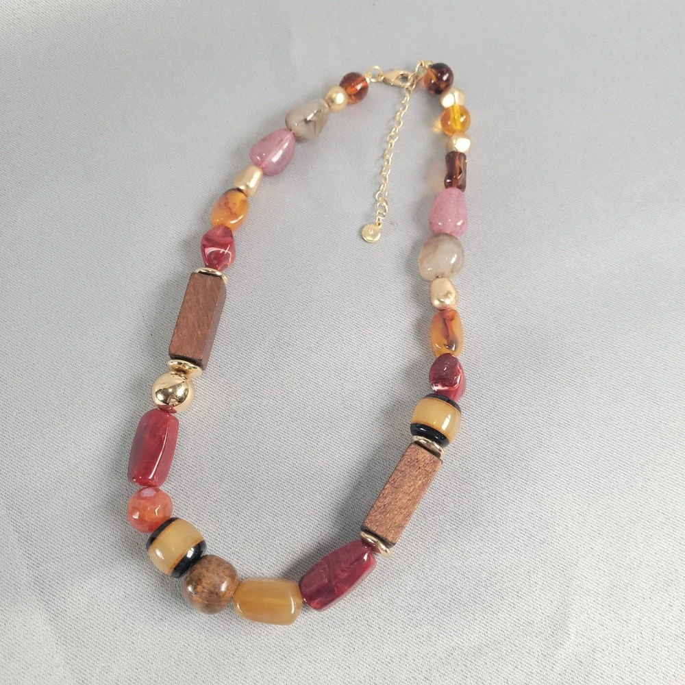 C1946 Chunky Mixed Material Statement Necklace Wood Resin Gold Tone Earthy Boho - Picture 2 of 7